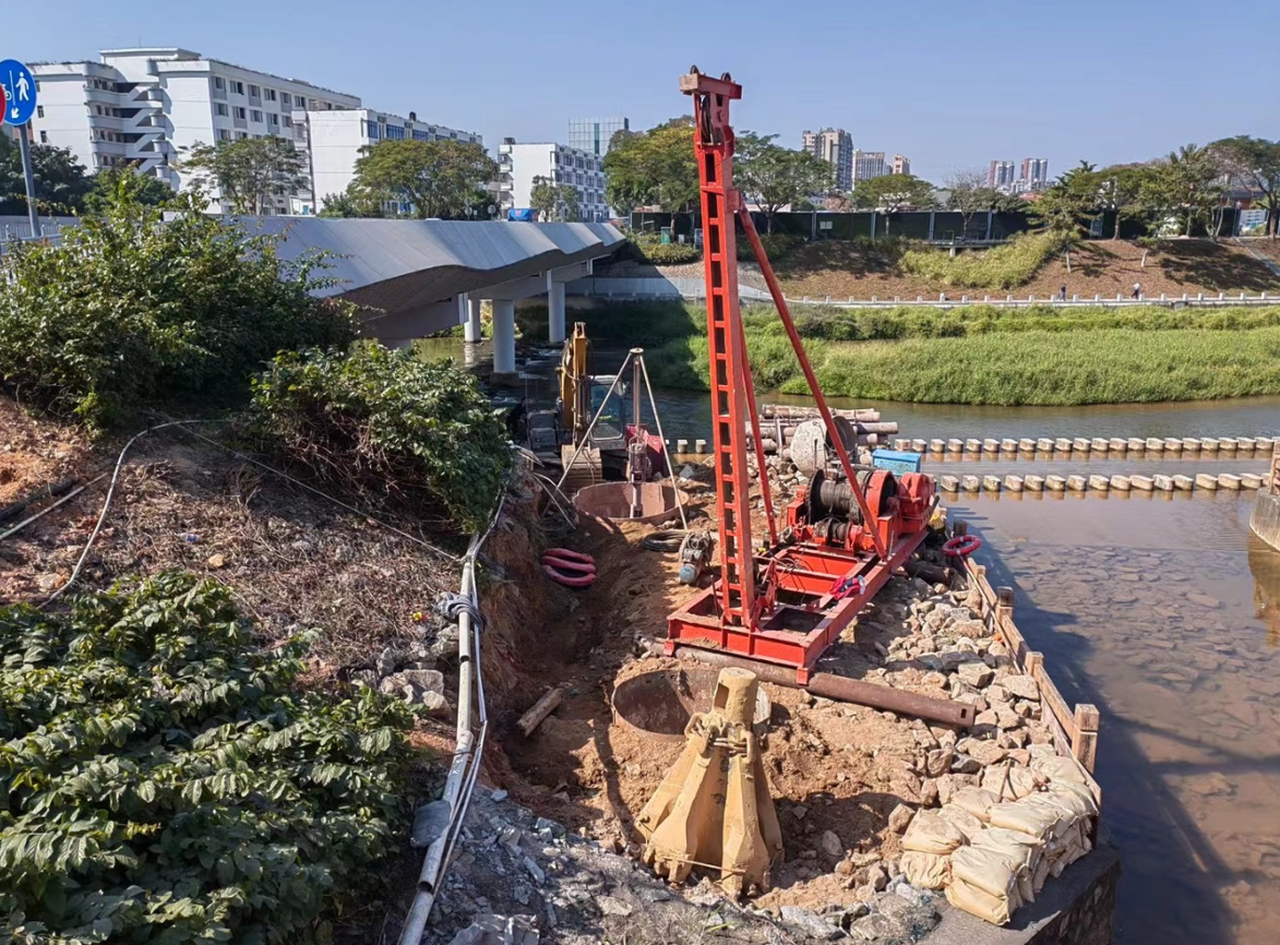 深圳理工大学桩基地基工程现场施工图2.jpg